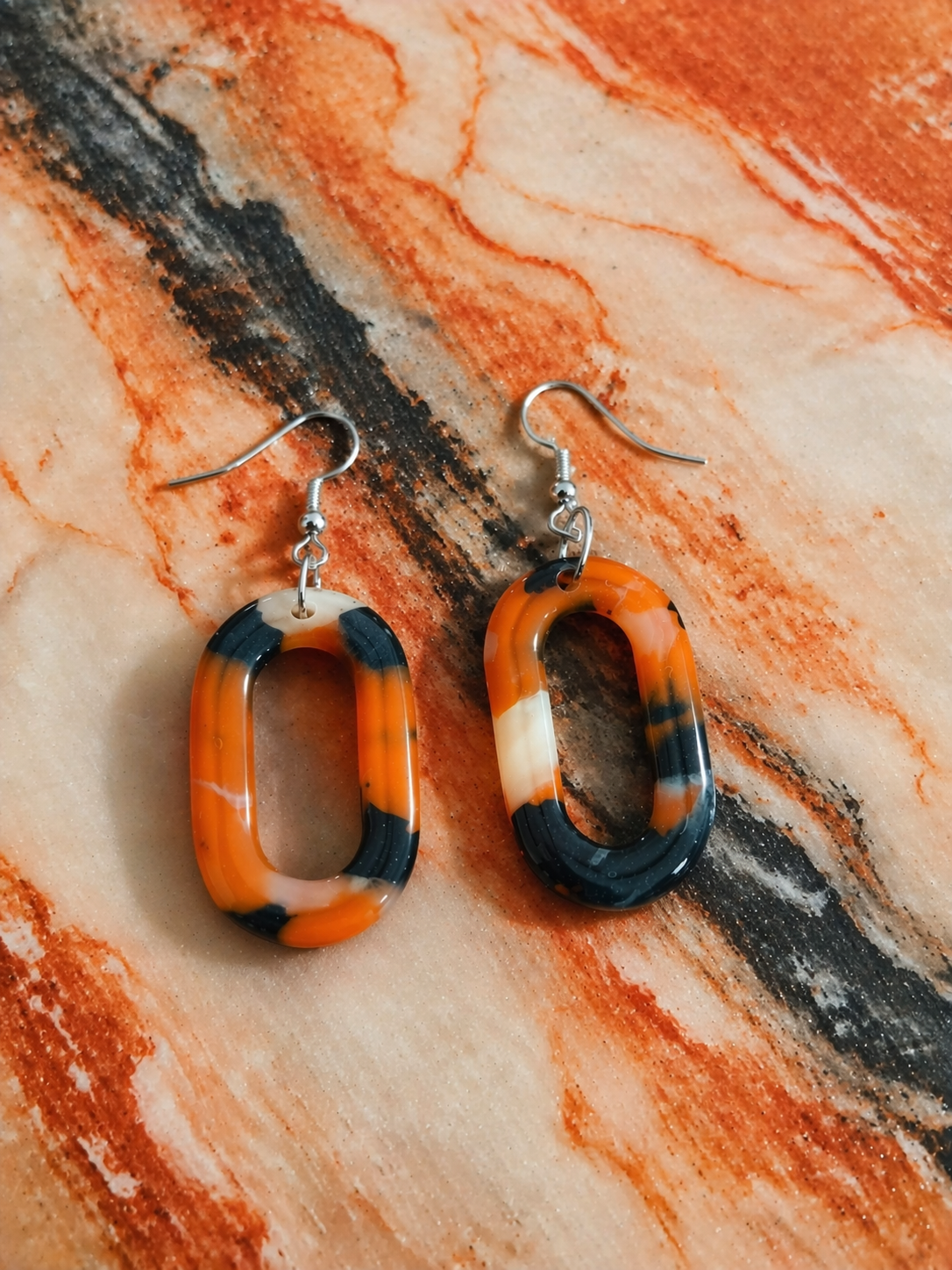 Boucles d'oreilles ovales ouverte la terre