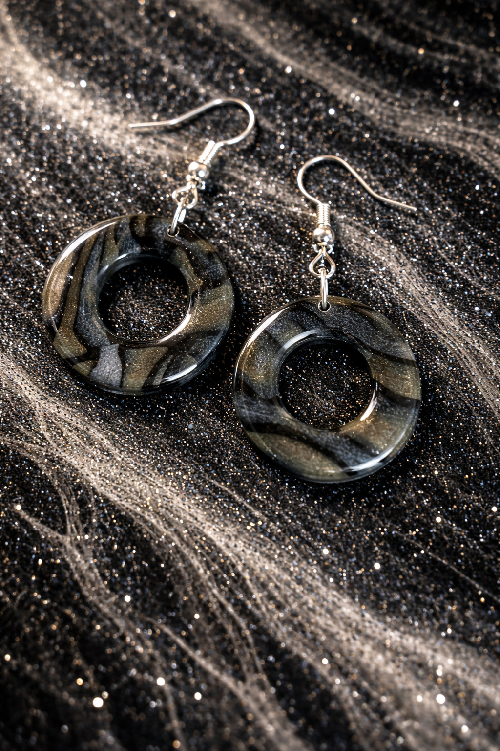 Boucles d'oreilles noir marbré cercle creux