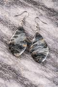 Boucles d'oreilles gris marbré goutte allongée